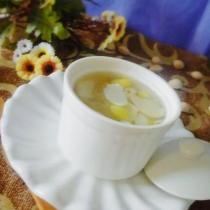 銀耳百合白果湯的做法