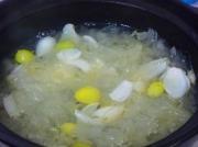 銀耳百合白果湯的做法圖解5