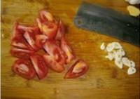 番茄金針氽爆汁魚丸的做法圖解1