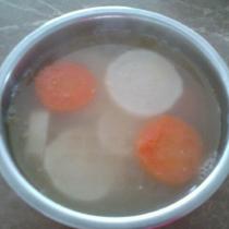 紅白蘿卜鯽魚湯的做法