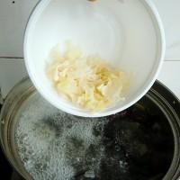 紅棗銀耳烏雞湯的做法圖解7