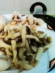 青菜菌菇牛筋湯麵的做法圖解6