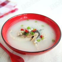 奶白鯽魚薏米湯的做法