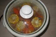 玉米胡蘿卜豬骨湯的做法圖解8