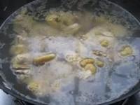 茶樹菇玉米雞湯的做法圖解2