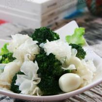 雪耳花菜鵪鶉蛋的做法