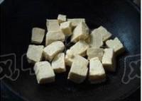 海帶豆腐湯的做法圖解2