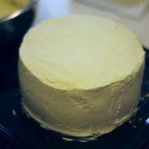 奶油蛋糕簡易抹平方法的做法