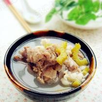 苦瓜薏米骨頭湯的做法