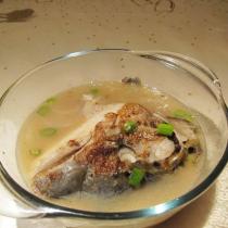 蘿卜片魚頭湯的做法