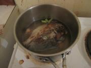 蘿卜片魚頭湯的做法圖解5