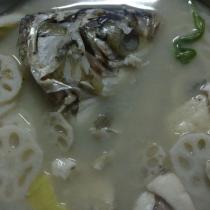 鰱魚藕片湯的做法