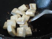 家常肉醬燒豆腐的做法圖解6