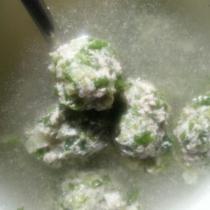 小白菜肉丸湯的做法