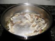 袖珍菇生菜湯的做法圖解4