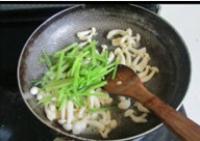 鮮菇芹菜魷魚絲的做法圖解9
