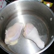香菇雞腿竹蓀湯的做法圖解4