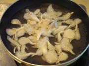 羽衣甘藍蘑菇湯的做法圖解3