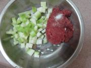 絲瓜牛肉粥的做法圖解2