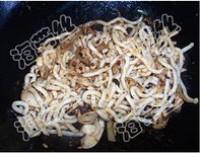 蘑菇洋蔥燴烏冬麵的做法圖解8