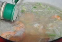 三文魚海鮮湯的做法圖解3