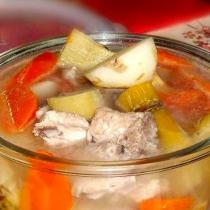 竹蔗馬蹄胡蘿卜豬骨湯的做法