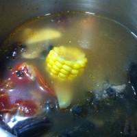 玉米烏雞湯的做法圖解3