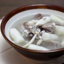 山藥薏米排骨湯的做法