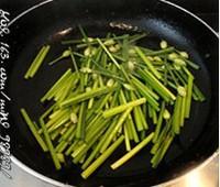 蝦米韭菜苔炒香乾的做法圖解5