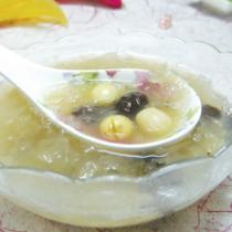 銀耳蓮子湯的做法