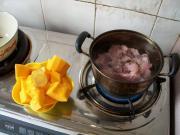 木瓜排骨湯的做法圖解2