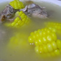 尾骨玉米湯的做法