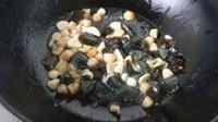 乾貝皮蛋莧菜煲的做法圖解6
