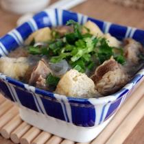油豆腐粉絲牛腩湯的做法