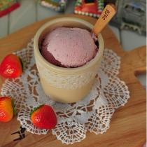 草莓酸奶冰激凌的做法