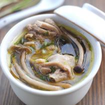 茶樹菇土雞湯的做法