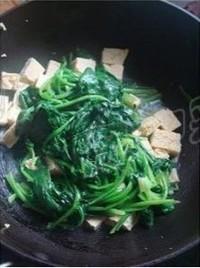 菠菜燉凍豆腐的做法圖解3