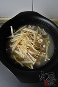 金針菇肥牛湯的做法圖解3