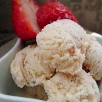 自制草莓冰淇淋的做法