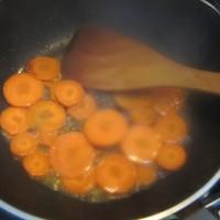 熱炒紅蘿卜香菇的做法圖解2