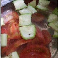番茄絲瓜肉片湯的做法圖解4