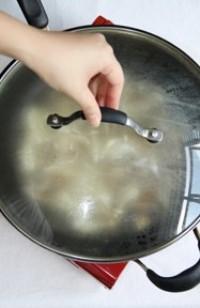 紅燒豬肉蘑菇湯的做法圖解8