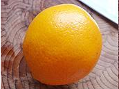 橙碗蒸蛋的做法圖解1