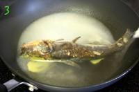 黃豆芽鯰魚湯的做法圖解3