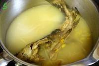黃豆芽鯰魚湯的做法圖解5