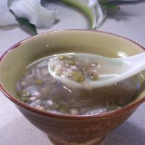 藕絲綠豆薏米粥的做法