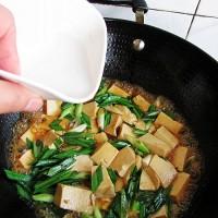 蒜苗燒豆腐的做法圖解8