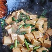 蒜苗燒豆腐的做法圖解10