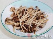 茶樹菇炒咸肉的做法圖解5