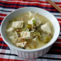 酸菜豆腐湯的做法